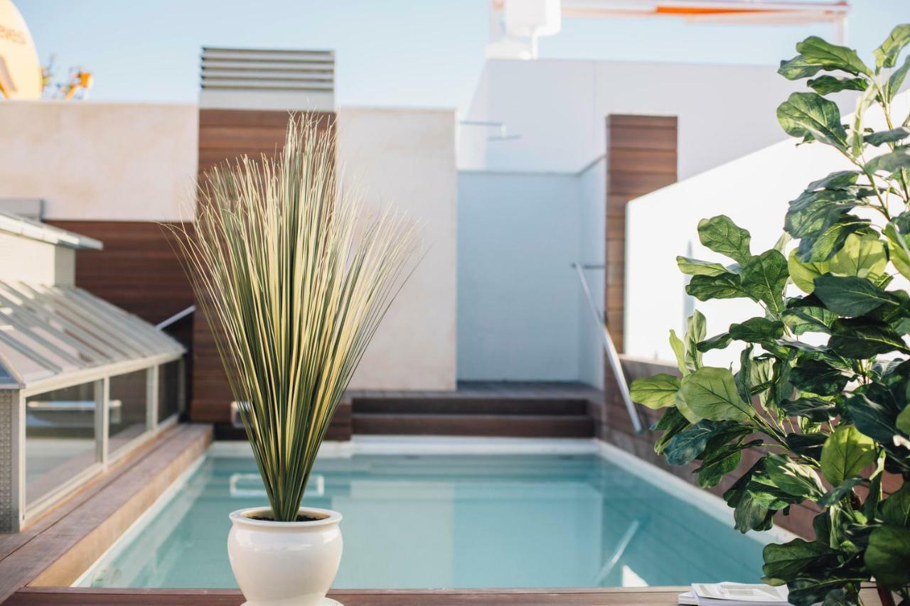One&Lux Byron Suites Seville Exterior photo