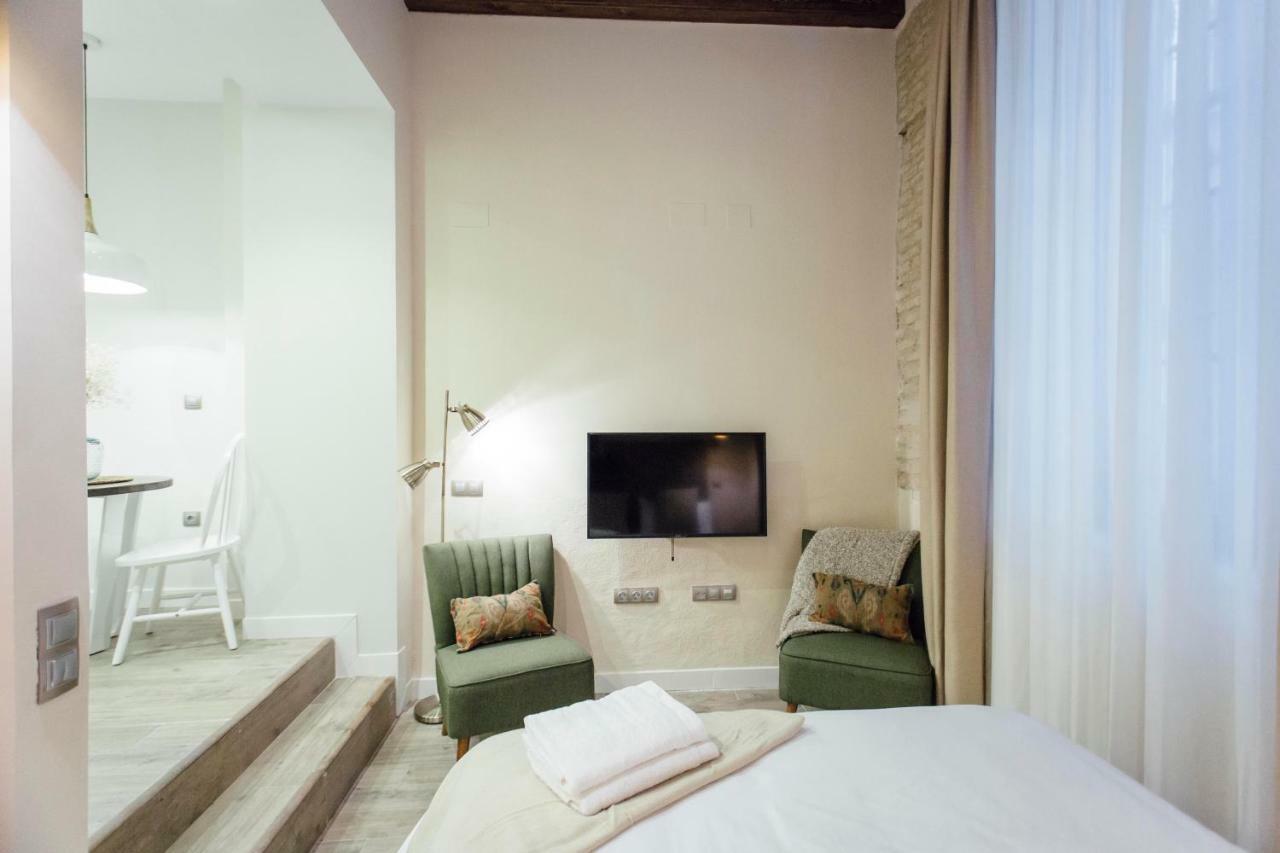 One&Lux Byron Suites Seville Exterior photo