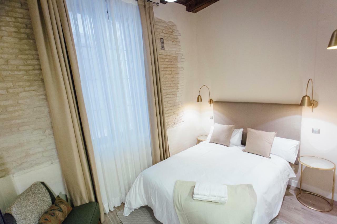 One&Lux Byron Suites Seville Exterior photo